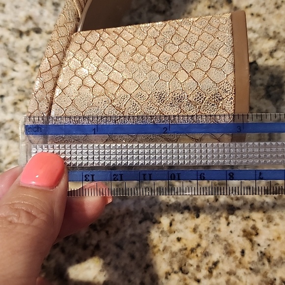 AdrienneVittadini 8M 3" gold snakeskin women's shoe gorgeous - Picture 7 of 7